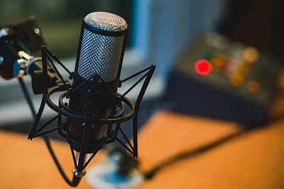 microphone-2618102_1280