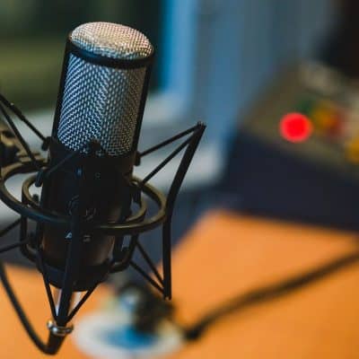 microphone-2618102_1280